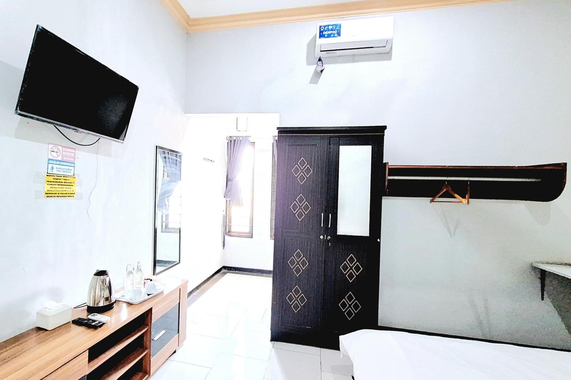 Urbanview The Halona Near Jatim Park 4 2* Malang