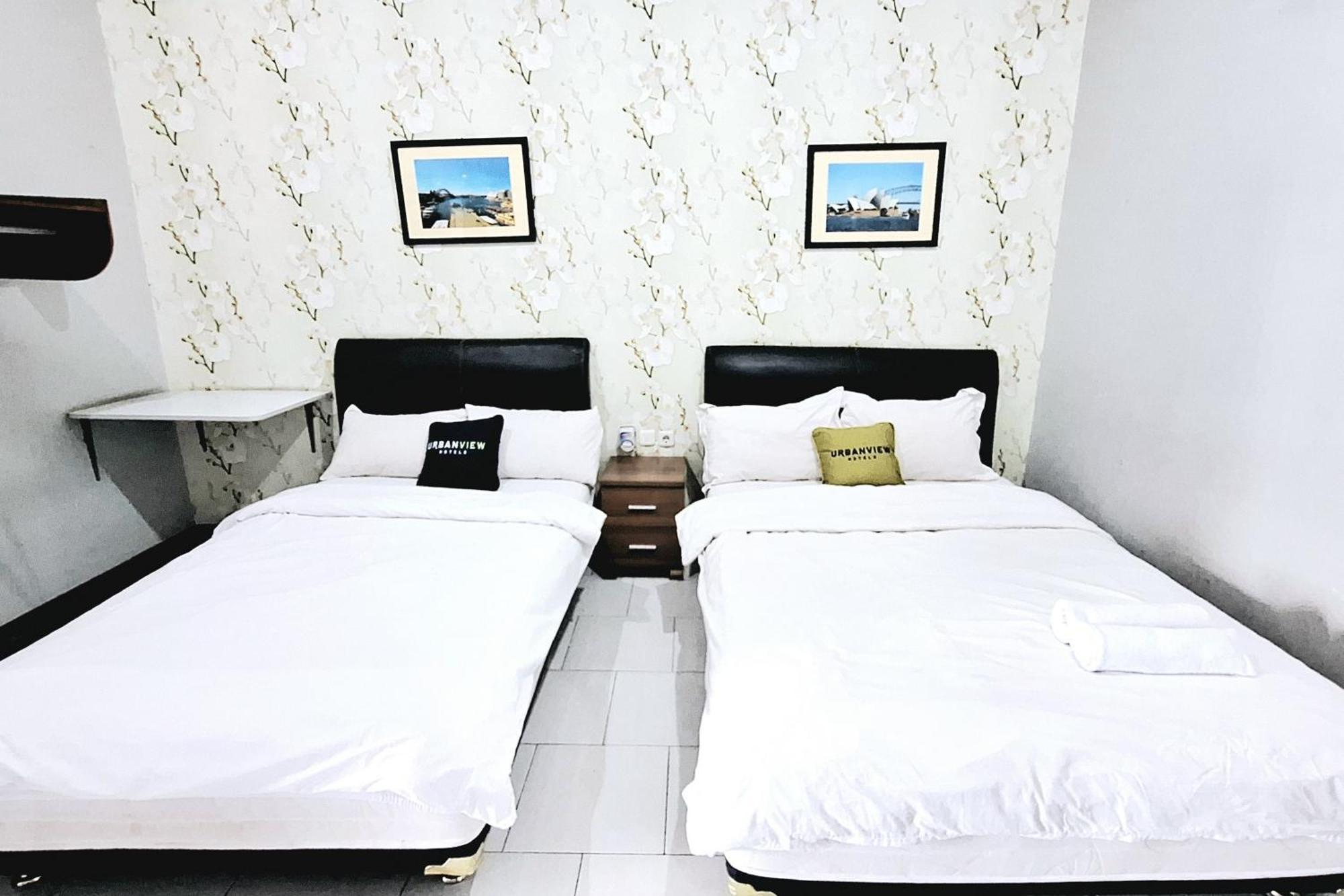 Urbanview The Halona Near Jatim Park 4 Hotel