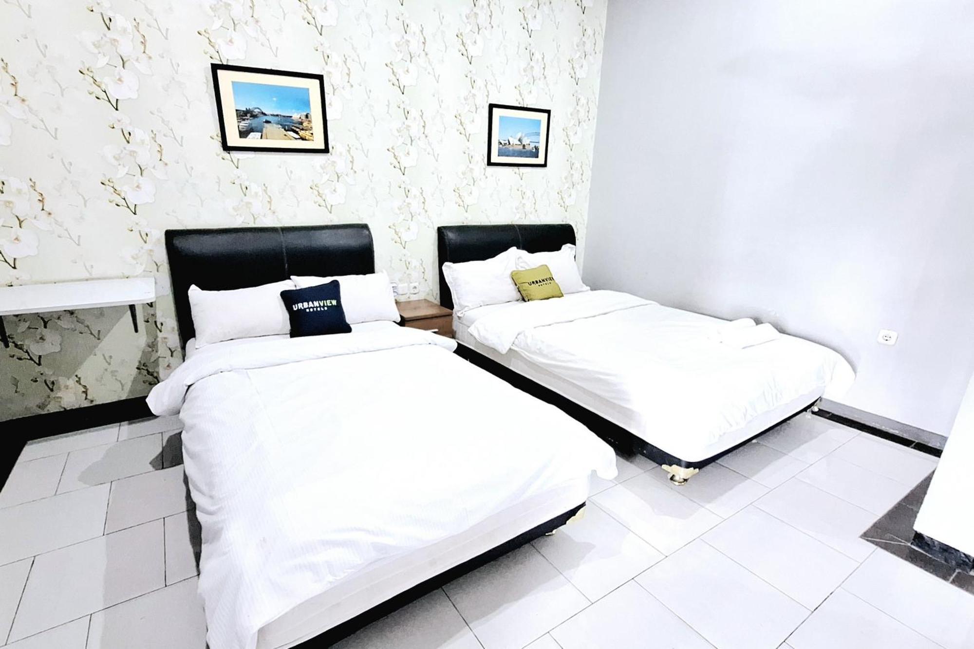 Hotel Urbanview The Halona Near Jatim Park 4