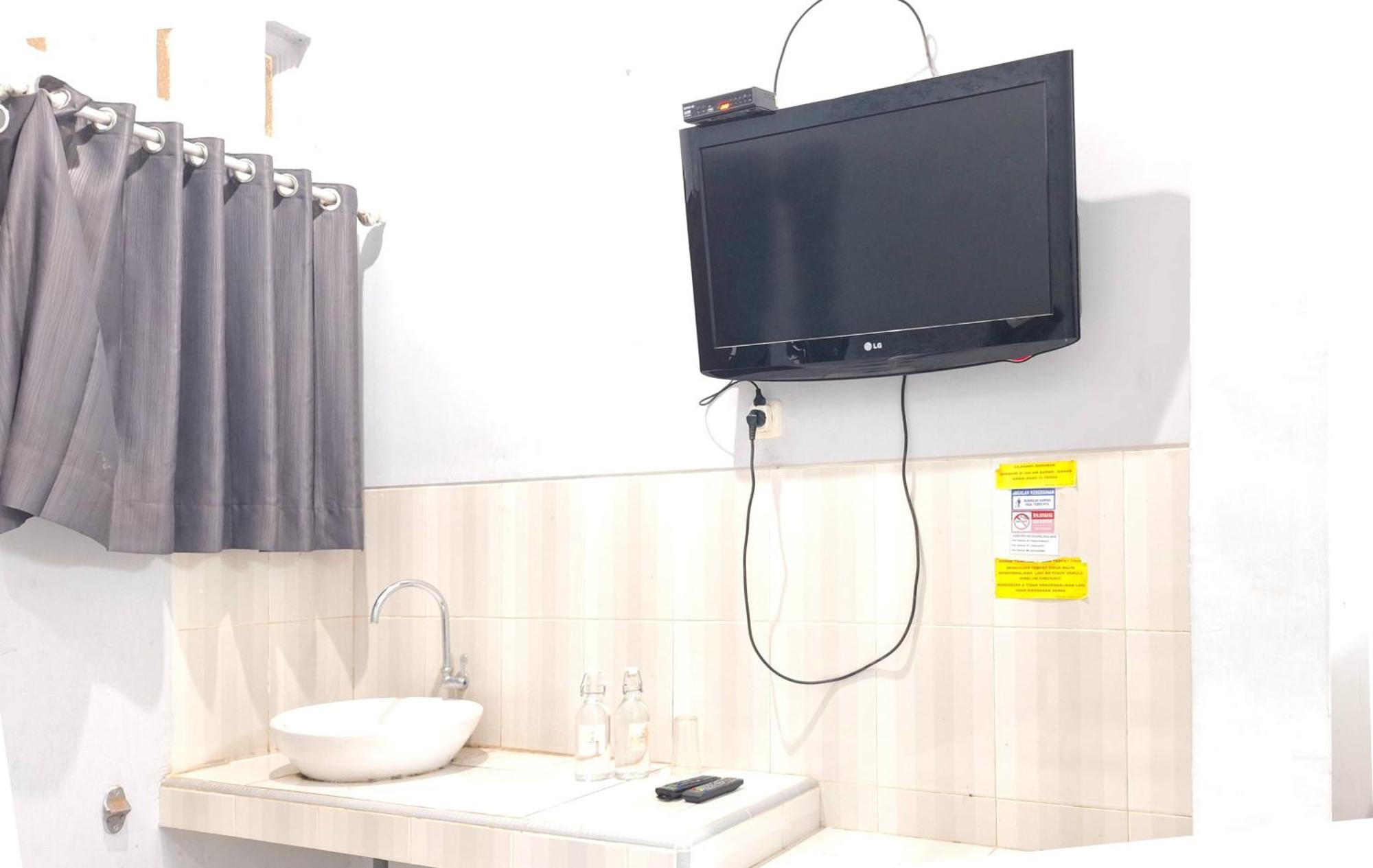 Hotel Urbanview The Halona Near Jatim Park 4